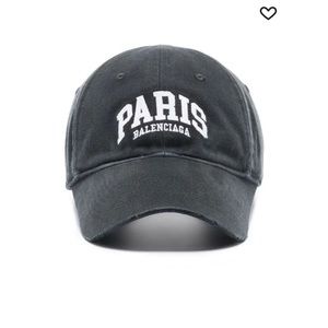 Balenciaga
Paris City cap